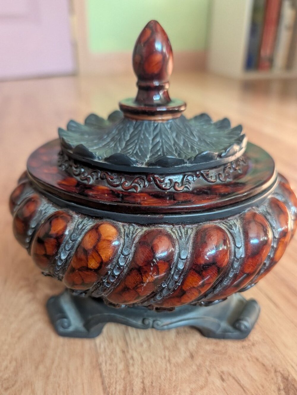 Vintage Faux Tortoiseshell Resin Ginger Jar - Hollywood Regency Acanthus Leaf